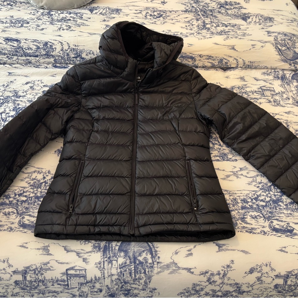 Aritzia Botanie puffer black size M